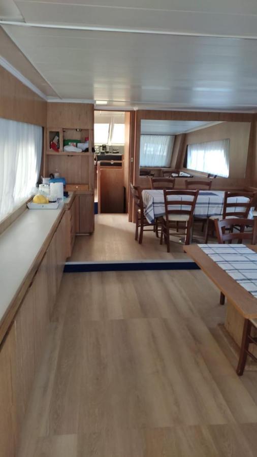 Hotel Boat & Breakfast Lucretia, Luxury Yacht Àrbatax Exterior foto