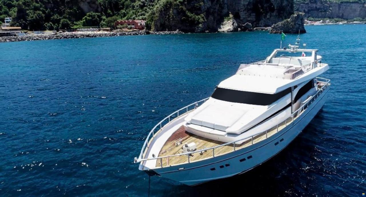 Hotel Boat & Breakfast Lucretia, Luxury Yacht Àrbatax Exterior foto