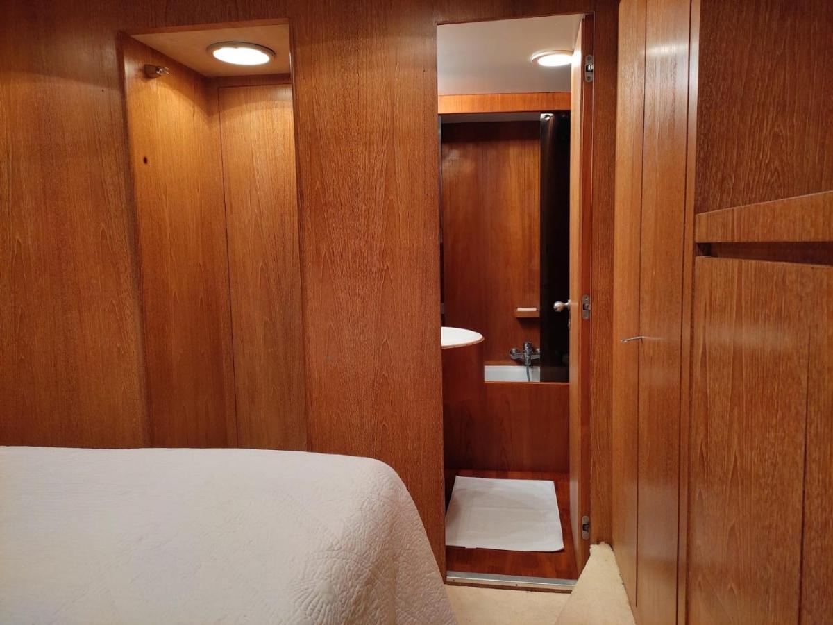 Hotel Boat & Breakfast Lucretia, Luxury Yacht Àrbatax Exterior foto